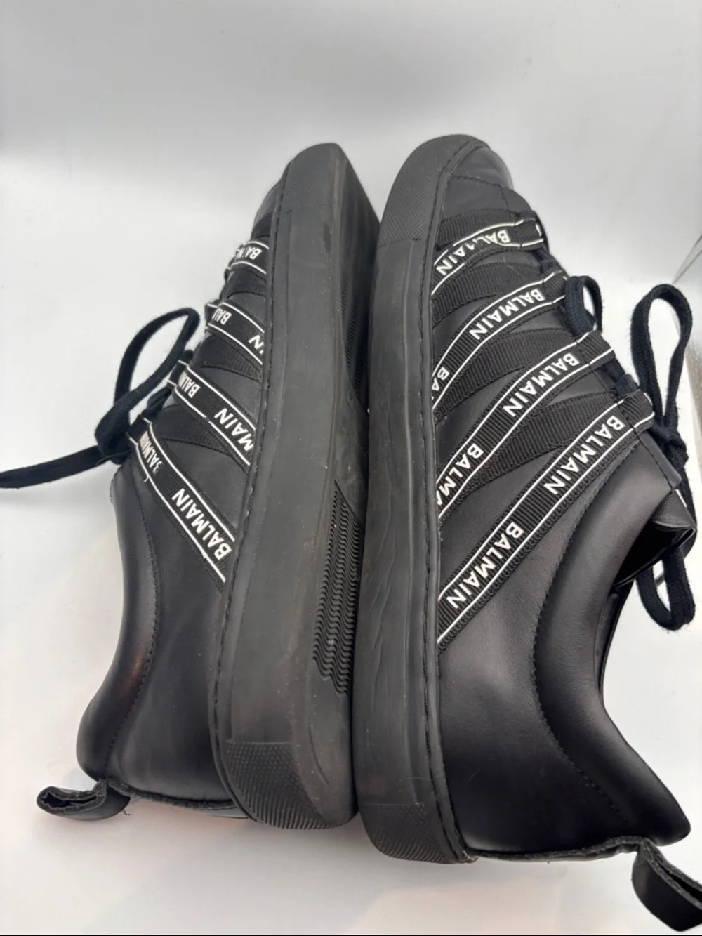 Balmain Black Logo Strap Low-Top Sneakers for Men
